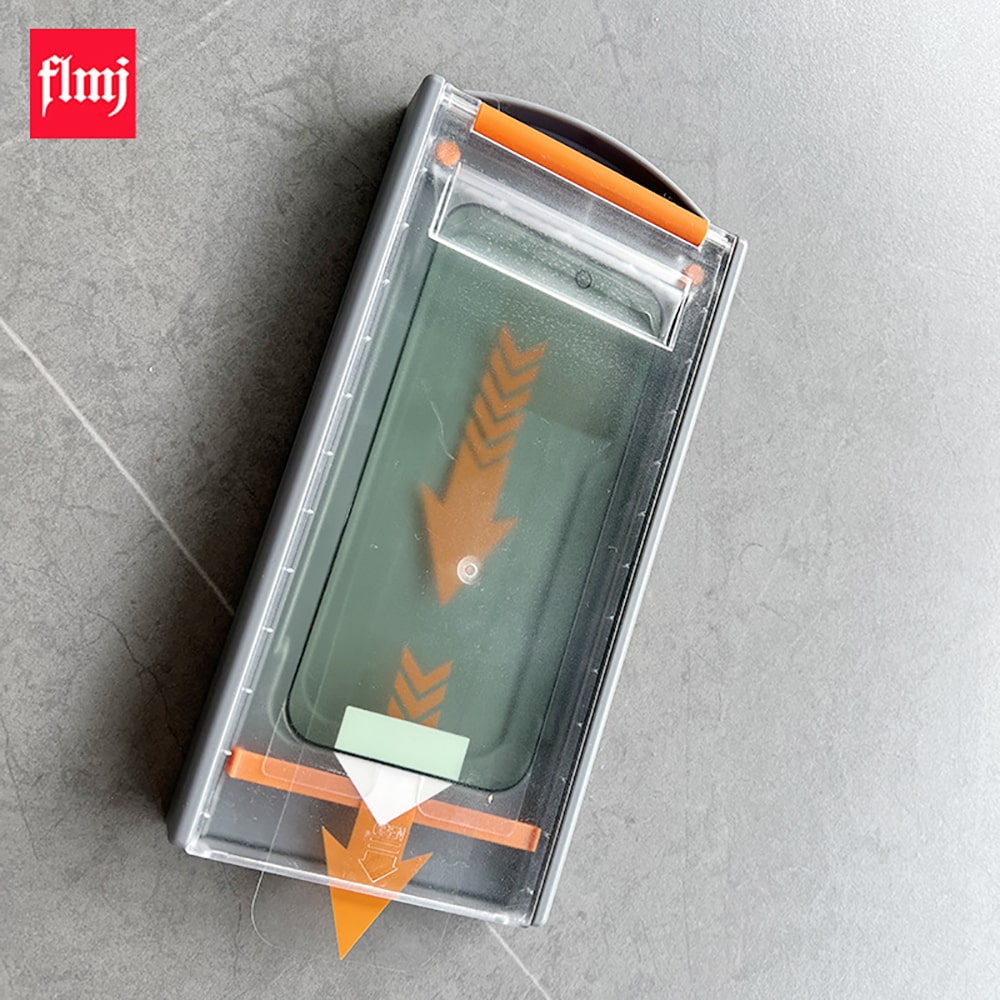 Kính cường lực Iphone 14 Plus có khung chống bụi thế hệ mới chính hãng FLMJ