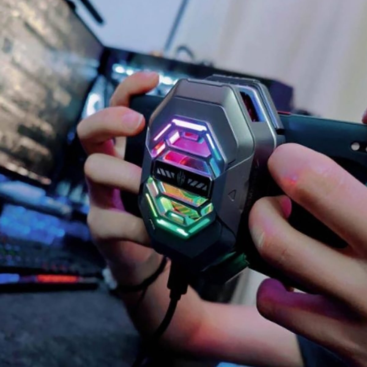 Quạt tản nhiệt điện thoại sò lạnh Nubia Redmagic Cooler 4 Pro ngàm kẹp công suất 27W giảm nhiệt -7 độ C