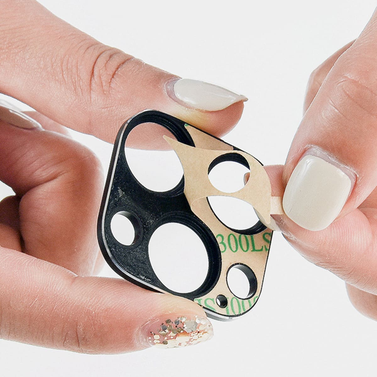 Dán khung kim loại bảo vệ camera Iphone 16 Pro Max chống trầy xước va đập