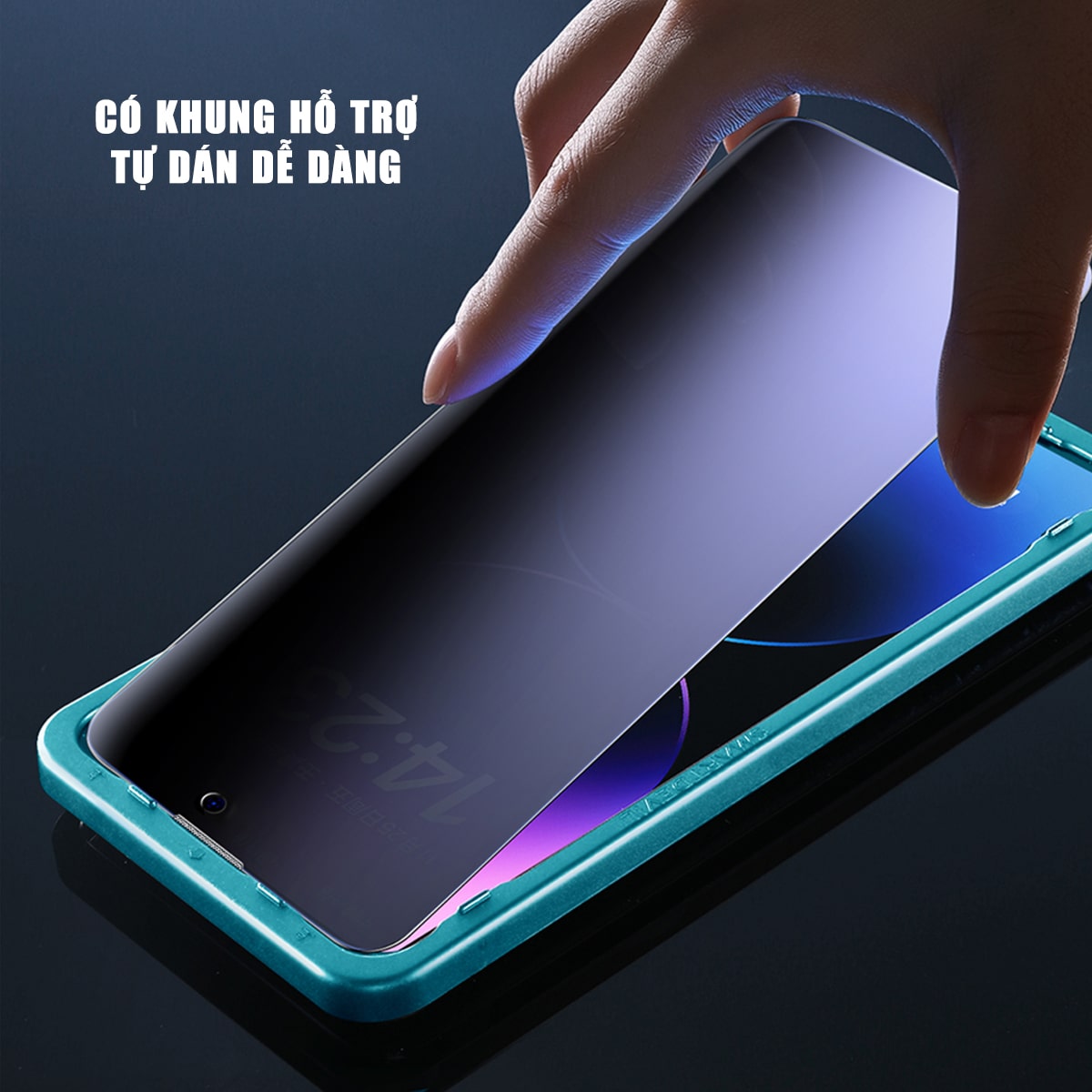 Kính cường lực chống nhìn trộm Iphone 17 Pro full màn hình không viền đen có khung hỗ trợ dán Smart Devil