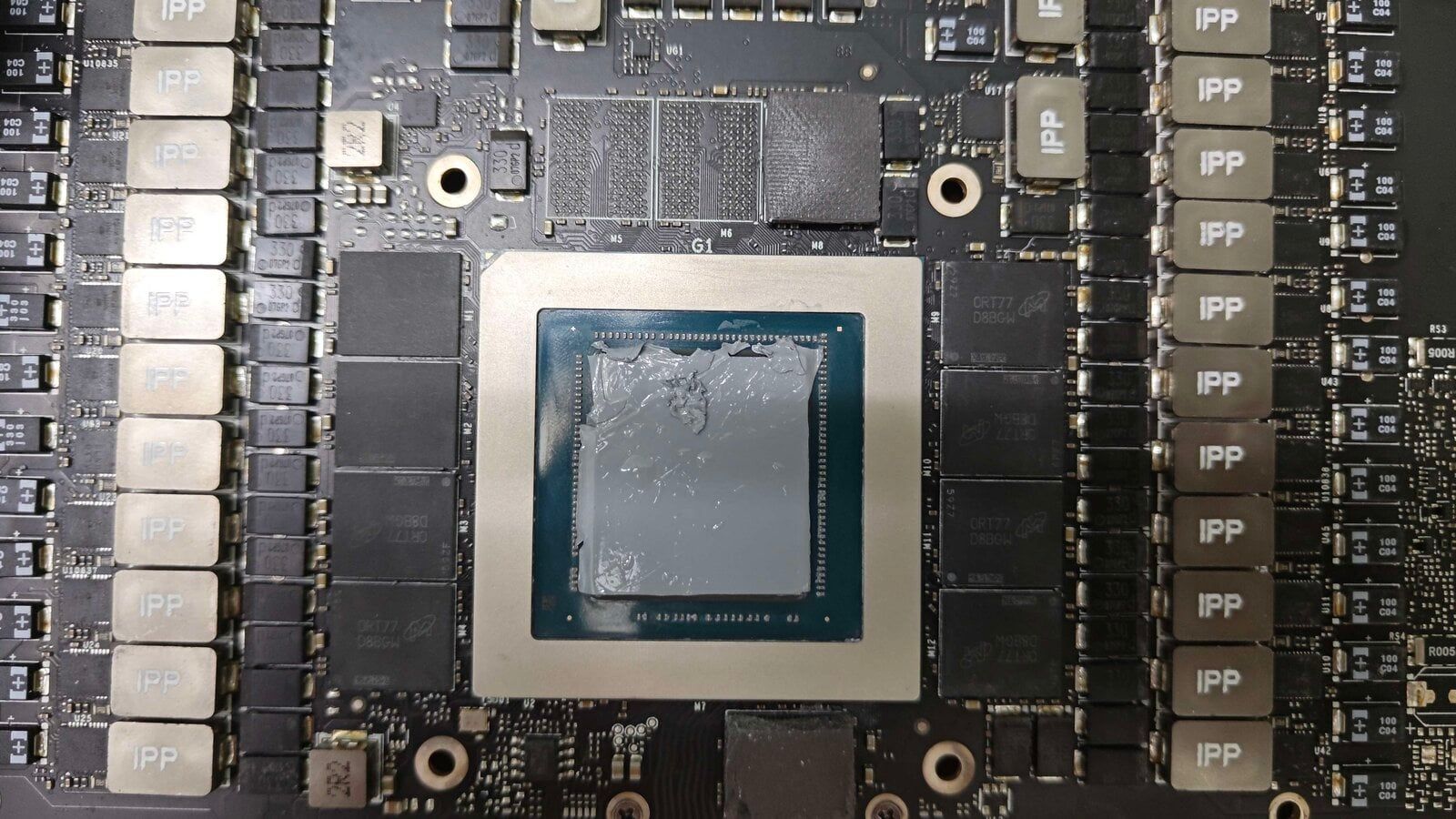 Card RTX 3080 Vulcan tháo tản nhiệt chuẩn bị dán PTM7950 – Nguồn: VOZ