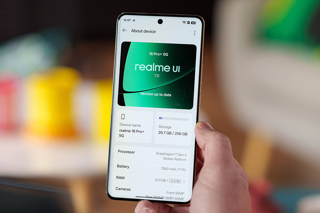 Mặt trước và mặt sau realme 16 Pro Plus 5G thiết kế hoàn thiện đẹp mắt