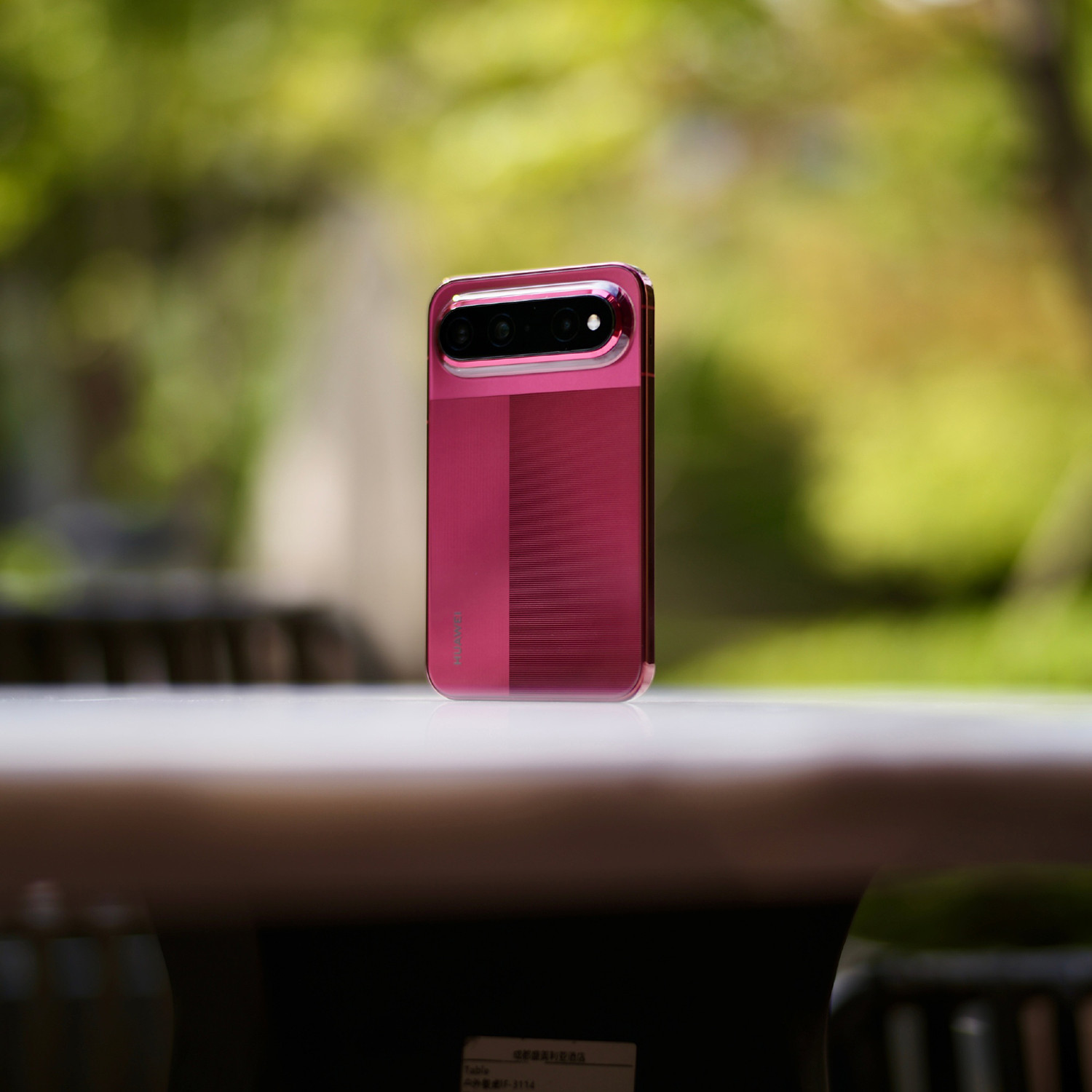 HUAWEI Pura X View với tỷ lệ màn hình 16:9.5 rộng như điện thoại gập