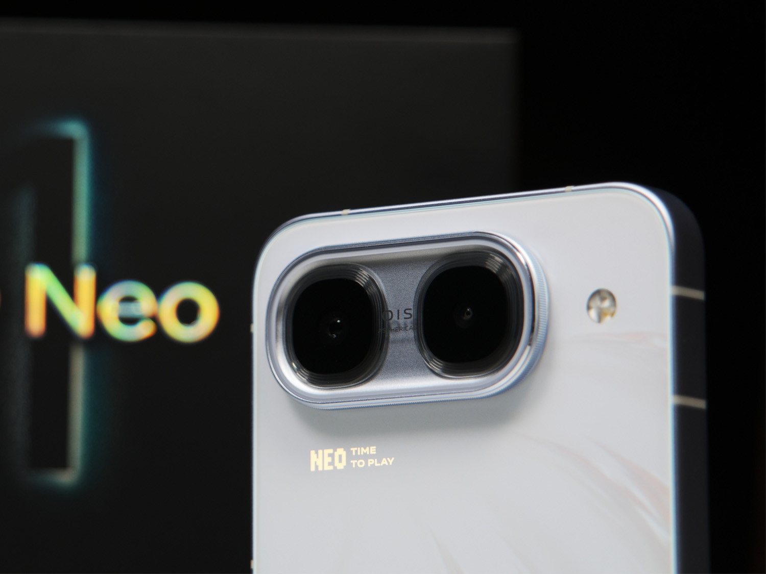 Camera 50MP OIS trên iQOO Neo 11 Ultra