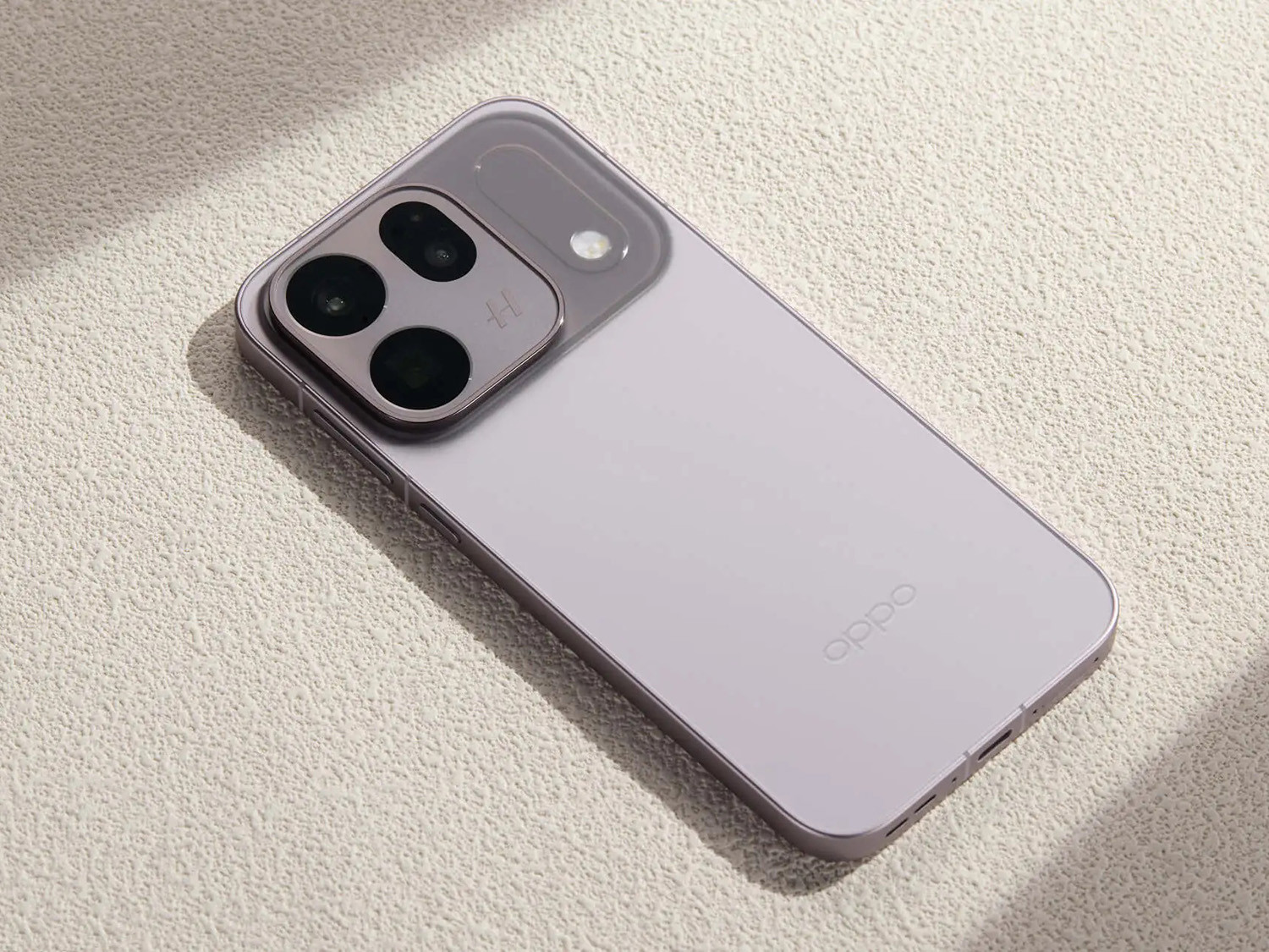 Thiết kế tổng quan mặt lưng và khung viền của OPPO Find X10