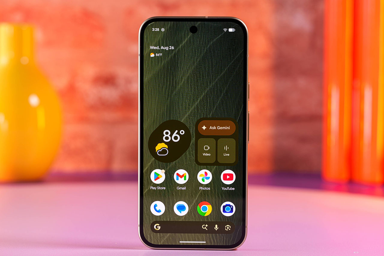 Cảm giác cầm nắm trên tay thực tế điện thoại Google Pixel 11