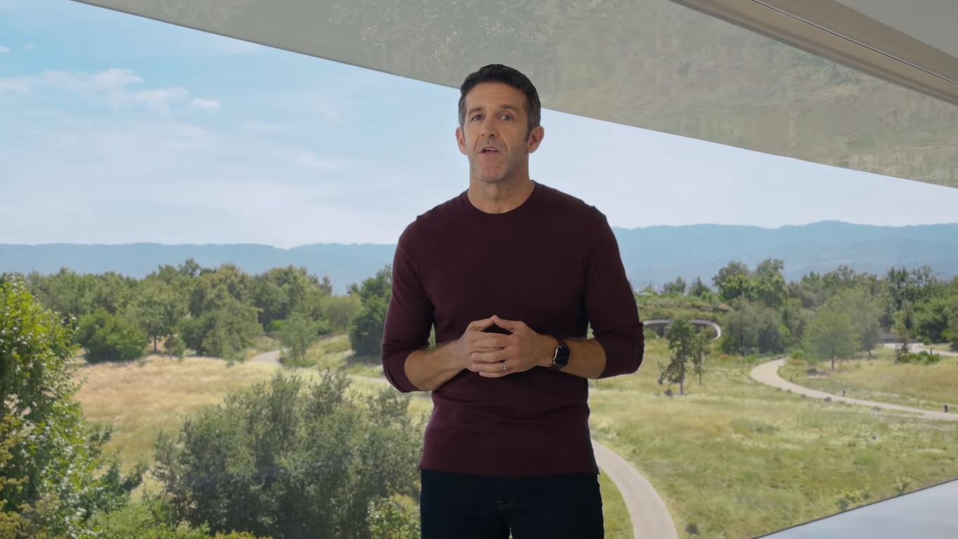 Tan CEO Apple John Ternus tai su kien Apple Event 2026 Tân CEO John Ternus chính thức tiếp quản vị trí điều hành Apple tại sự kiện 2026