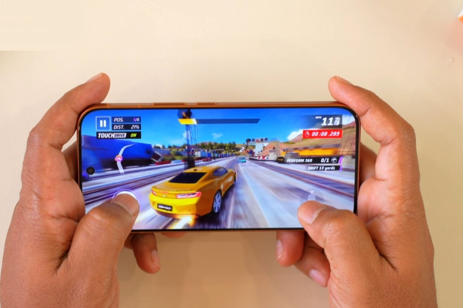 Trải nghiệm chiến game mượt mà 60 FPS trên Vivo V80