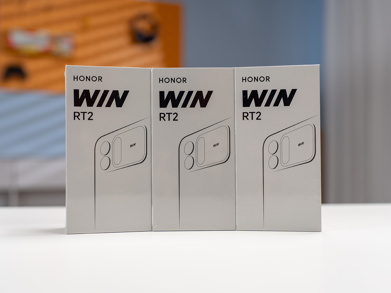 Hộp đựng Honor WIN RT2 thiết kế vuông vức đậm chất gaming