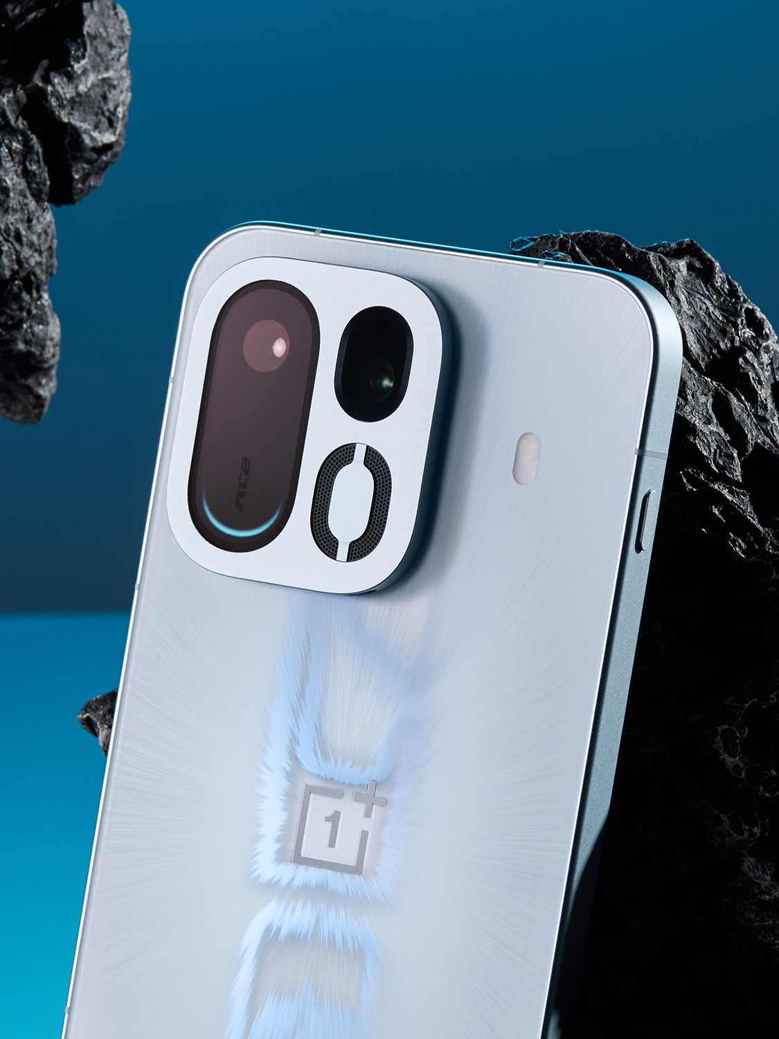 Cạnh trái OnePlus Ace 7 Pro trang bị cần gạt rung Alert Slider đặc trưng