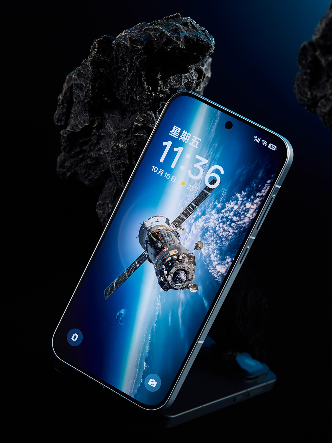 Màn hình phẳng 6.78 inch AMOLED 1.5K tần số quét 185Hz của OnePlus Ace 7 Pro