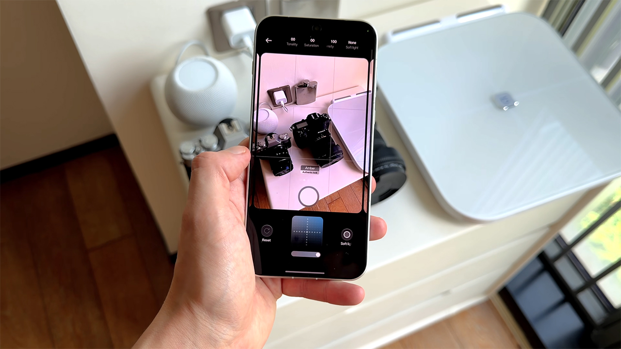 Cụm camera 200MP OIS và ống kính tiềm vọng tele zoom quang học 3x trên OnePlus 16