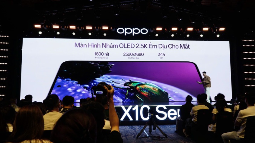 Lớp phủ nhám chống chói giúp thao tác viết vẽ như trên giấy thật của OPPO Pad mini