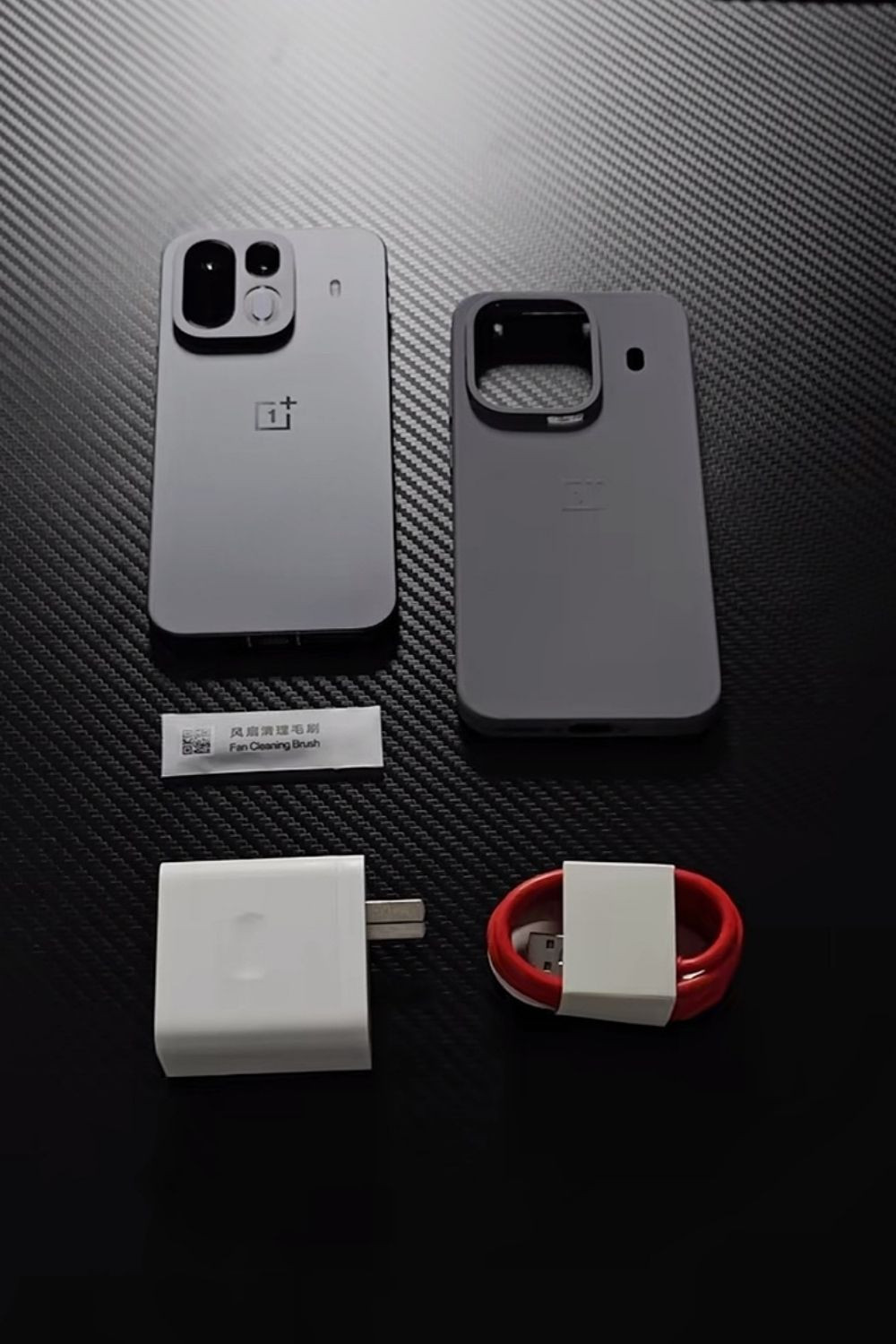 Toàn bộ phụ kiện đi kèm theo máy OnePlus Ace 7 Pro