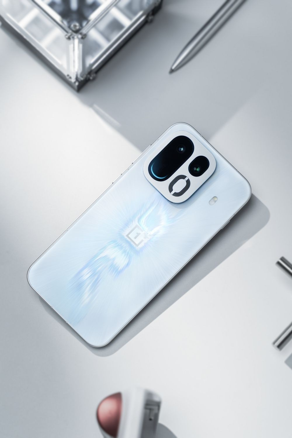 Bảo vệ toàn diện cả mặt trước lẫn mặt sau của OnePlus Ace 7 Pro