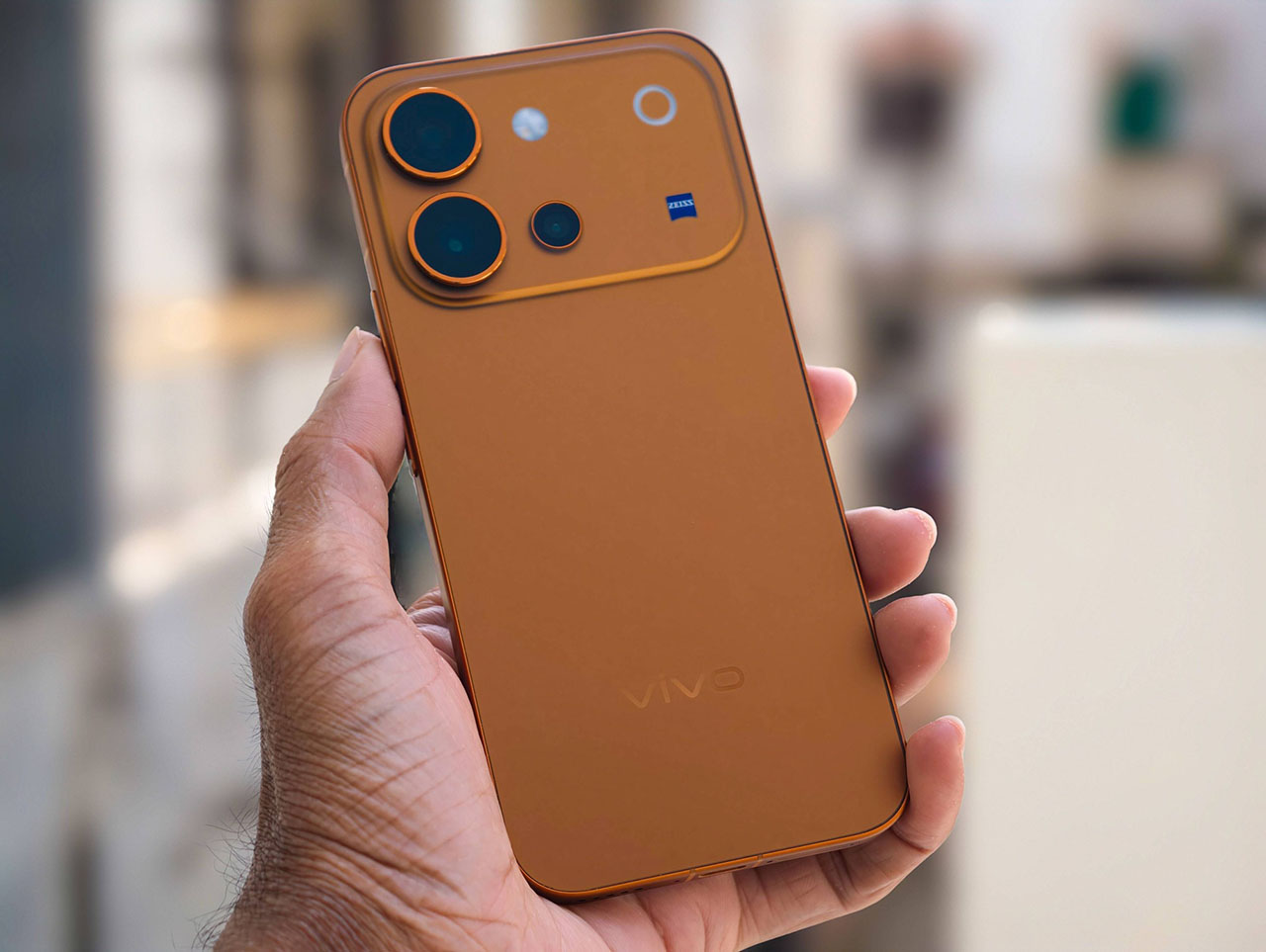 Thiết kế sang trọng chuẩn kháng nước IP68 IP69 trên vivo V80 5G