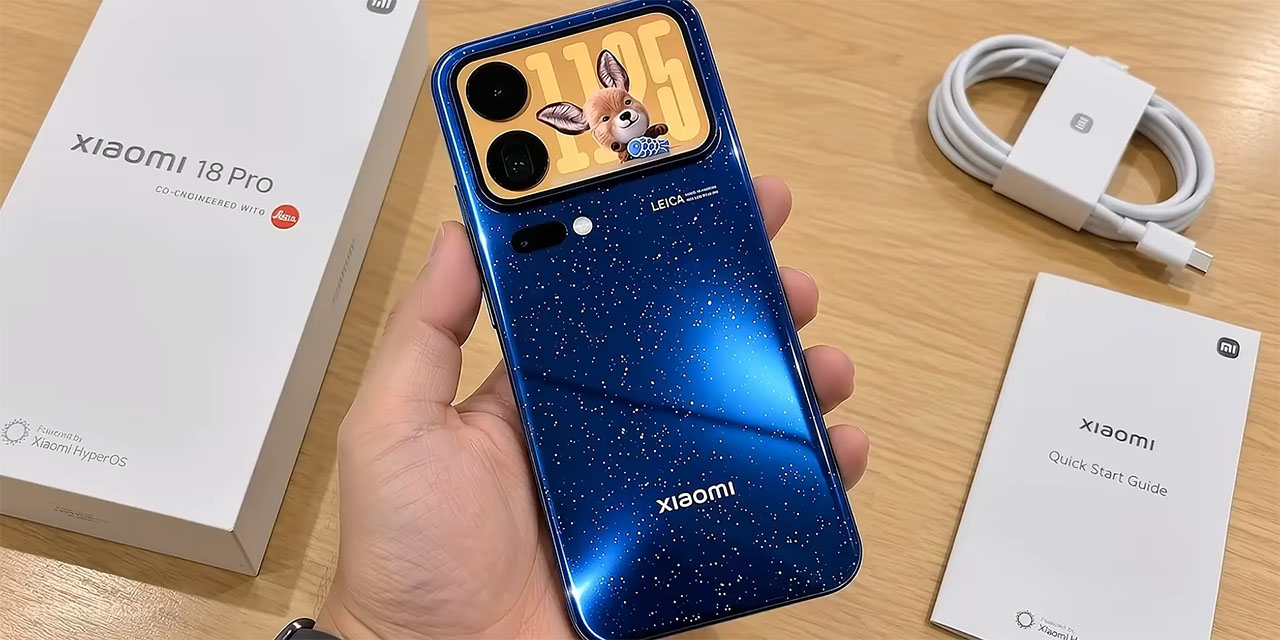 Bộ phụ kiện mở hộp Xiaomi 18 Pro Max gồm củ sạc nhanh 100W và ốp lưng